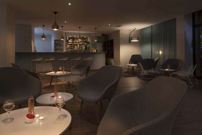 Imagen del bar/restaurante del Hotel Les Jardins De Sainte Maxime. Foto 4