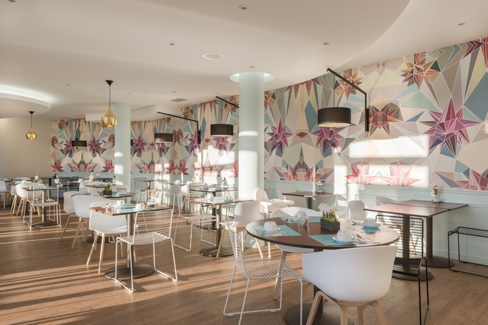 Imagen del bar/restaurante del Hotel Les Jardins De Sainte Maxime. Foto 5