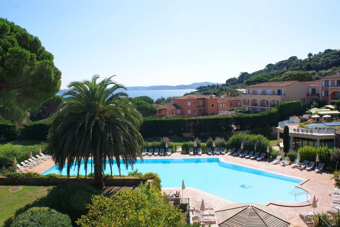 Imagen de la piscina del Hotel Les Jardins De Sainte Maxime. Foto 16