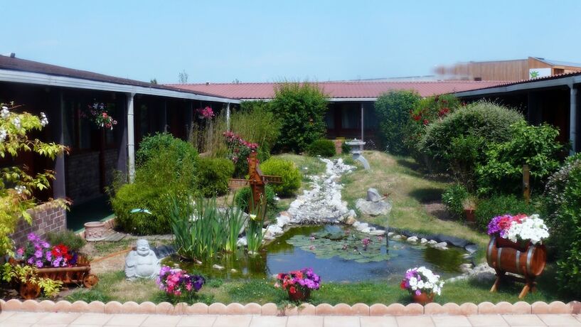 Imagen general del Hotel Les Jardins D'ep&ocirc;ne. Foto 2
