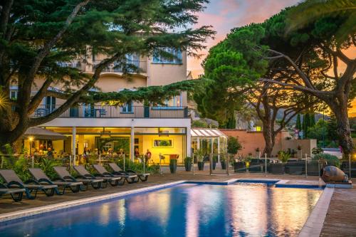 Imagen general del Hotel Les Jardins Du Cèdre. Foto 2