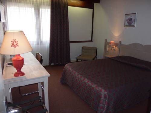 Imagen de la habitación del Hotel Les Jardins Du Forez. Foto 10