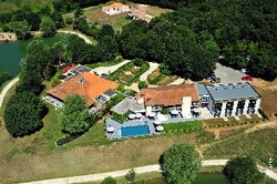 Imagen general del Hotel Les Jardins Du Lac, The Originals Relais (relais Du Silence). Foto 2