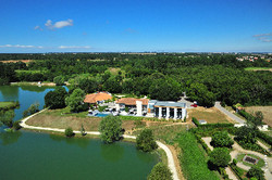 Imagen de la habitación del Hotel Les Jardins Du Lac, The Originals Relais (relais Du Silence). Foto 18