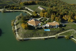 Imagen de la habitación del Hotel Les Jardins Du Lac, The Originals Relais (relais Du Silence). Foto 19