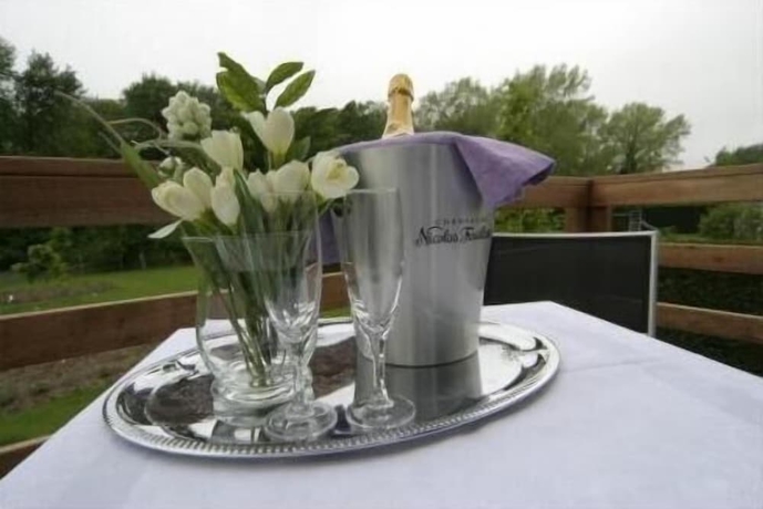 Imagen del bar/restaurante del Hotel Les Jardins D'ulysse, The Originals Relais (relais Du Silence). Foto 2