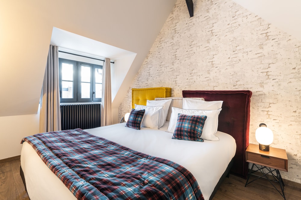 Imagen de la habitación del Hotel Les Jardins de Coppelia. Foto 12