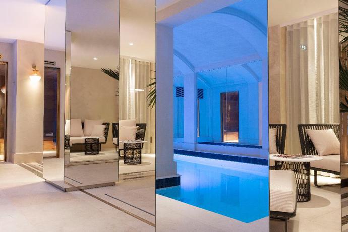 Imagen de la piscina del Hotel Les Jardins du Faubourg and Spa by Shiseido. Foto 19