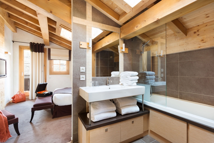 Imagen de la habitación del Hotel Les Loges Blanches. Foto 5