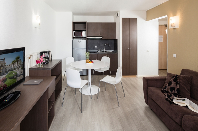 Imagen de los interiores del Hotel Les Loges Du Park – Résidence ière. Foto 15