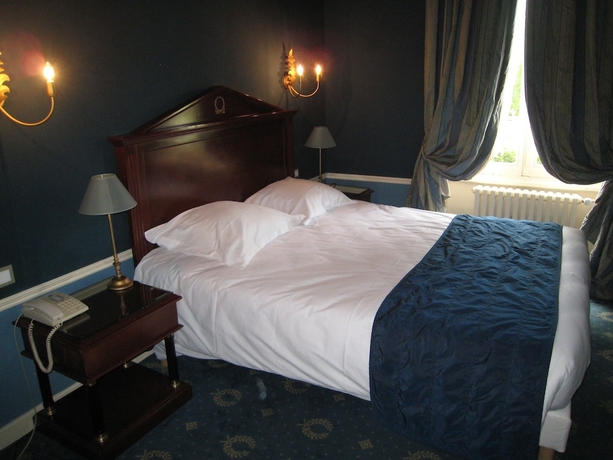 Imagen de la habitación del Hotel Les Maréchaux. Foto 2