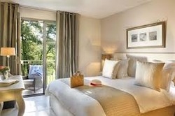 Imagen de la habitación del Hotel Les Mas Du Grand Vallon. Foto 3