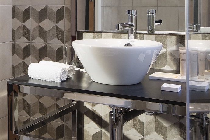 Imagen de la habitación del Hotel Les Matins De Paris and Spa. Foto 7