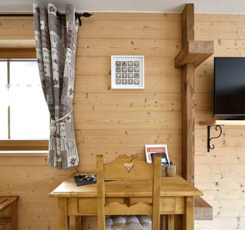 Imagen de la habitación del Hotel Les M&eacute;l&egrave;zes, Evol&egrave;ne. Foto 4