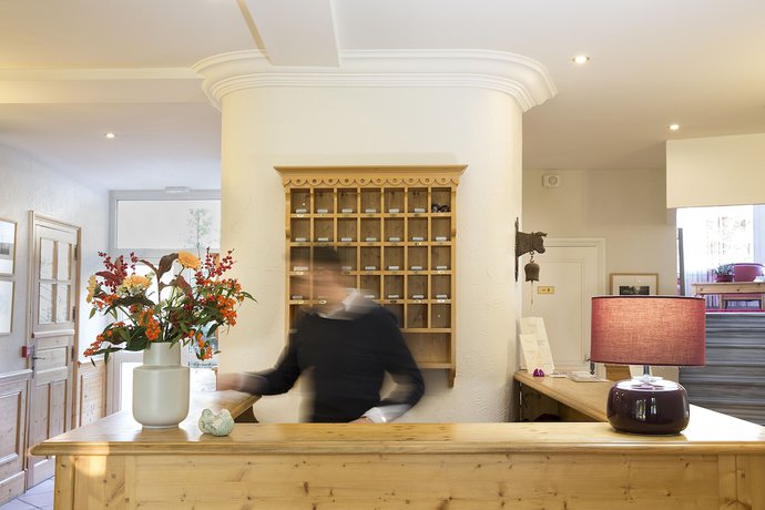 Imagen de los interiores del Hotel Les M&eacute;sanges. Foto 19