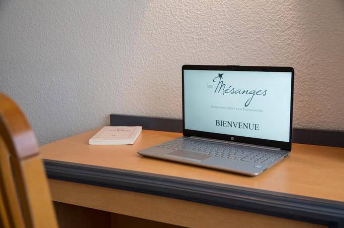 Imagen de la habitación del Hotel Les M&eacute;sanges. Foto 18