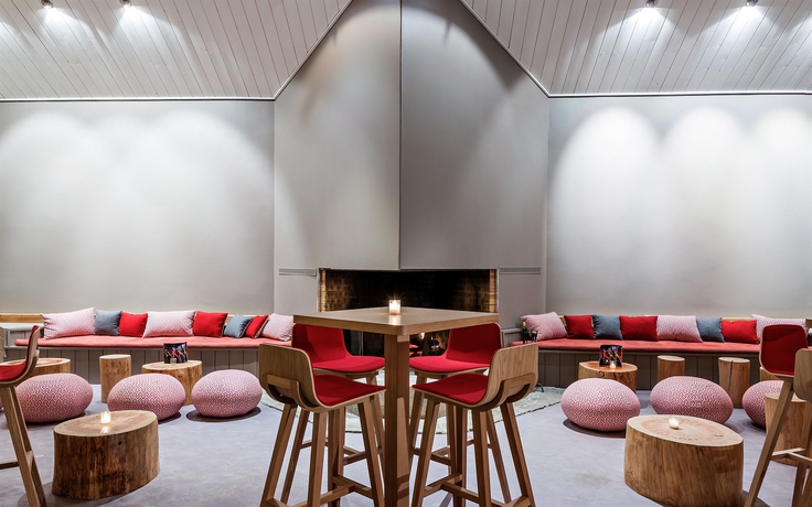 Imagen del bar/restaurante del Hotel Les Menuires Les Bruy&egrave;res. Foto 1