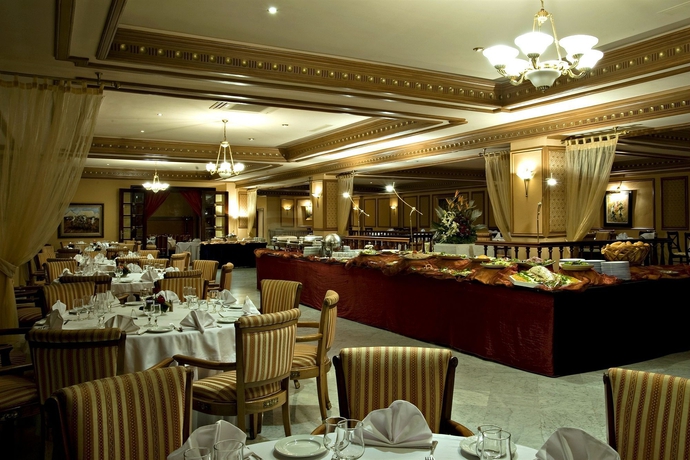 Imagen del bar/restaurante del Hotel Les Merinides. Foto 3