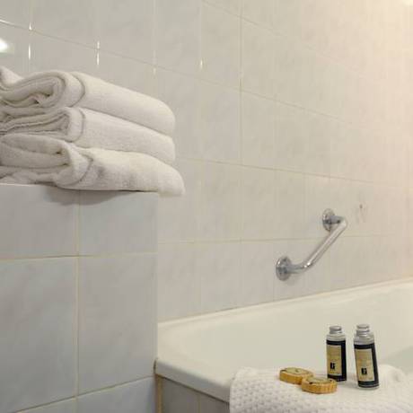 Imagen de la habitación del Hotel Les Mimosas, Argeles Sur Mer. Foto 4