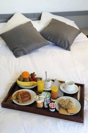 Imagen de la habitación del Hotel Les Mimosas. Foto 7