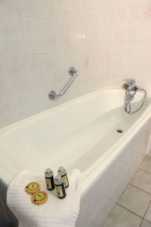 Imagen de la habitación del Hotel Les Mimosas. Foto 10