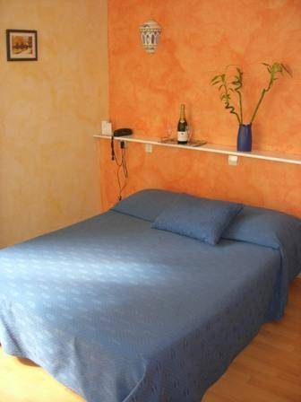 Imagen de la habitación del Hotel Les Mimosas, LUNEL. Foto 7