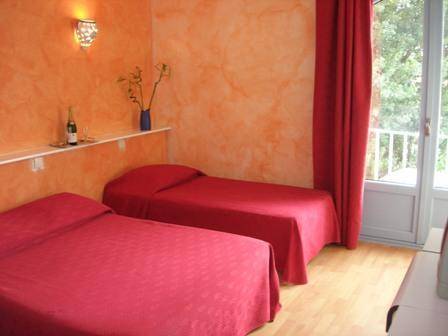 Imagen de la habitación del Hotel Les Mimosas, LUNEL. Foto 8
