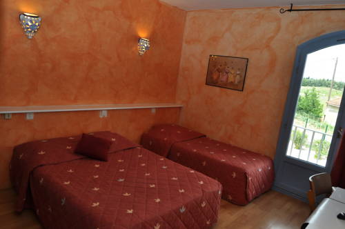 Imagen de la habitación del Hotel Les Mimosas, LUNEL. Foto 9