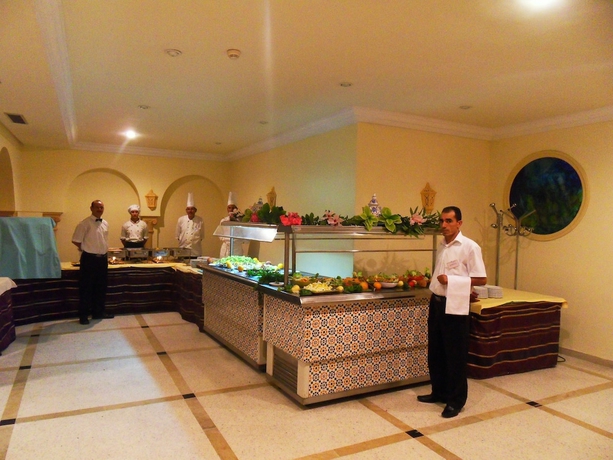 Imagen del bar/restaurante del Hotel Les Mimosas Tabarka. Foto 6