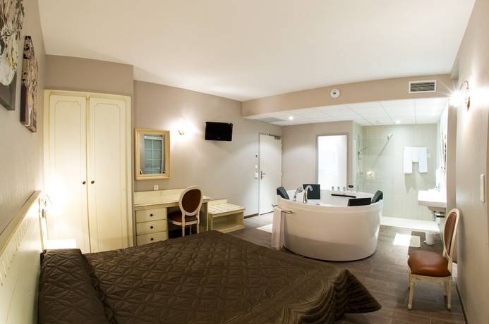 Imagen de la habitación del Hotel Les Minotiers. Foto 16