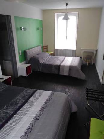 Imagen de la habitación del Hotel Les Montois. Foto 11