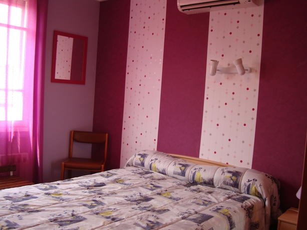 Imagen de la habitación del Hotel Les Myrtes. Foto 2