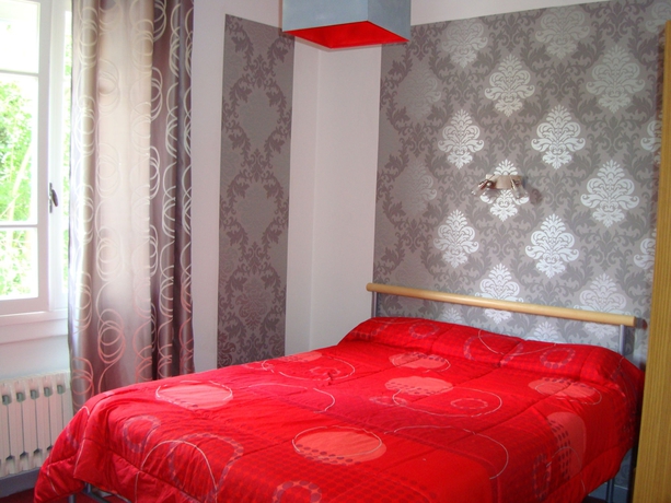 Imagen de la habitación del Hotel Les Myrtes. Foto 6