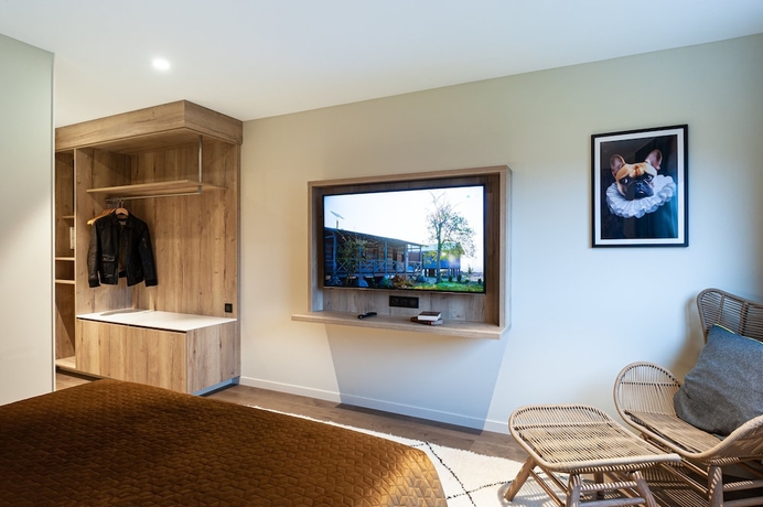 Imagen de la habitación del Hotel Les Nomades. Foto 8