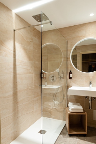 Imagen de la habitación del Hotel Les Nomades. Foto 12