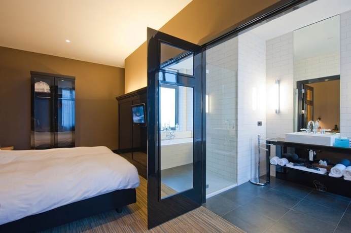 Imagen de la habitación del Hotel Les Nuits. Foto 18