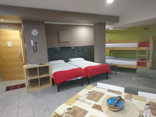 Imagen de la habitación del Hotel Les Olimpiades. Foto 3