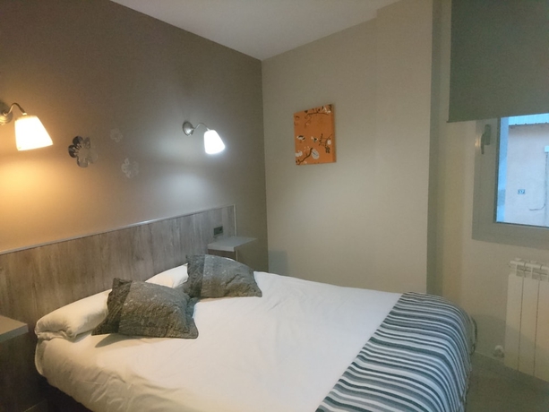 Imagen de la habitación del Hotel Les Olimpiades. Foto 4