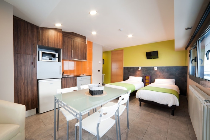 Imagen de la habitación del Hotel Les Olimpiades. Foto 11