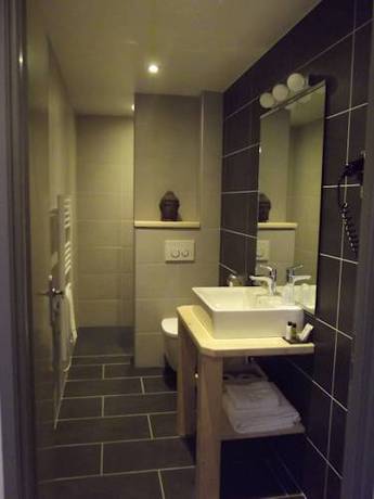 Imagen de la habitación del Hotel Les Olivades. Foto 3