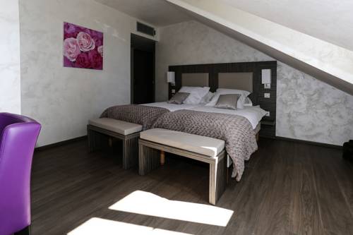 Imagen de la habitación del Hotel Les Olivades. Foto 12