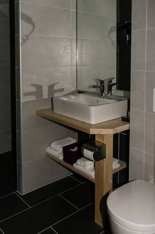 Imagen de la habitación del Hotel Les Olivades. Foto 14