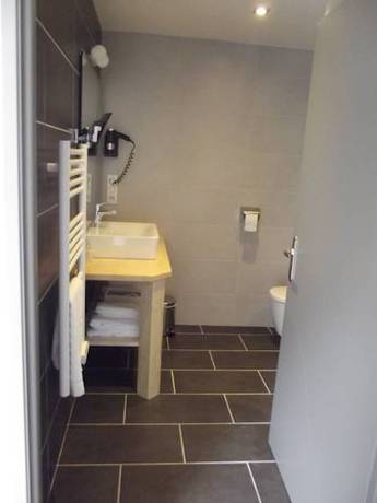 Imagen de la habitación del Hotel Les Olivades. Foto 16