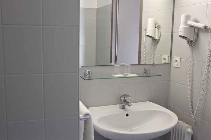 Imagen de la habitación del Hotel Les Oliviers. Foto 2