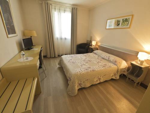 Imagen de la habitación del Hotel Les Oliviers, Fayence. Foto 11