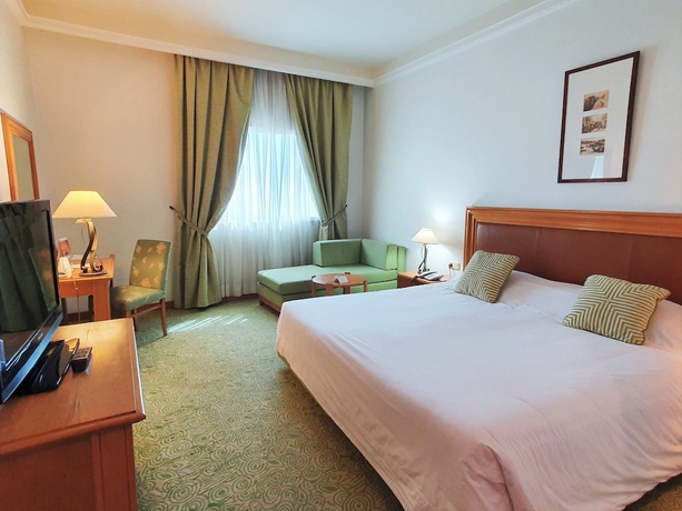 Imagen de la habitación del Hotel Les Oliviers Palace. Foto 5