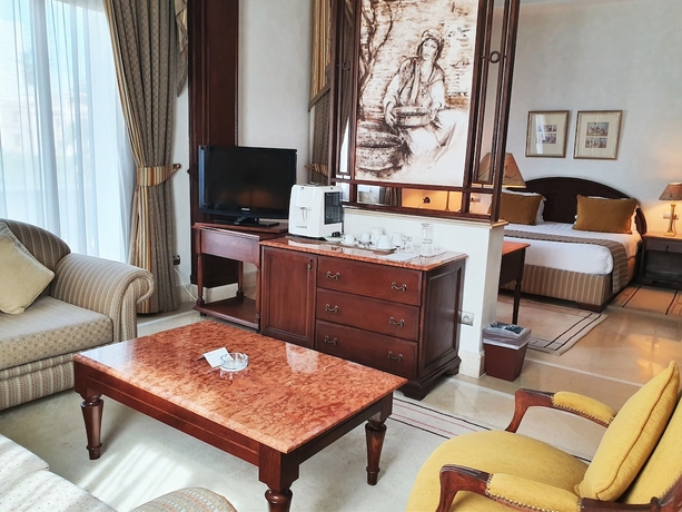 Imagen de la habitación del Hotel Les Oliviers Palace. Foto 17