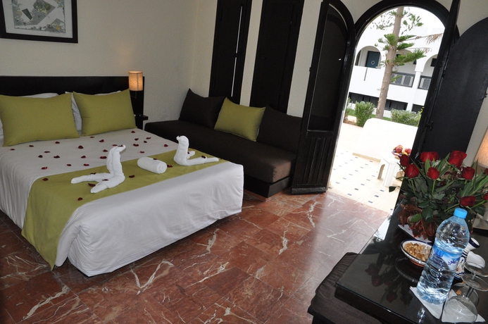 Imagen de la habitación del Hotel Les Omayades. Foto 12