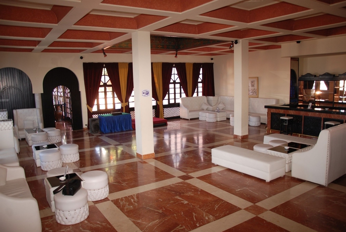 Imagen del bar/restaurante del Hotel Les Omayades. Foto 4