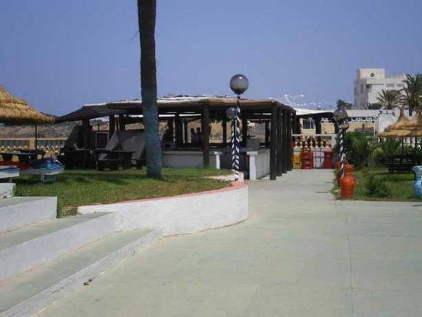 Imagen general del Hotel Les Palmiers Beach Holiday Village. Foto 7